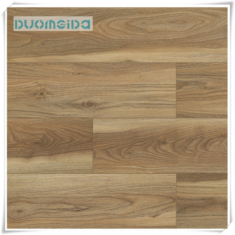 使用PVC的室内WPC乙烯基地板漂亮复合材料